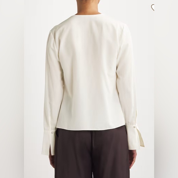 Frame Ruffle Front V-neck blouse in Ivory - Picture 4 of 7